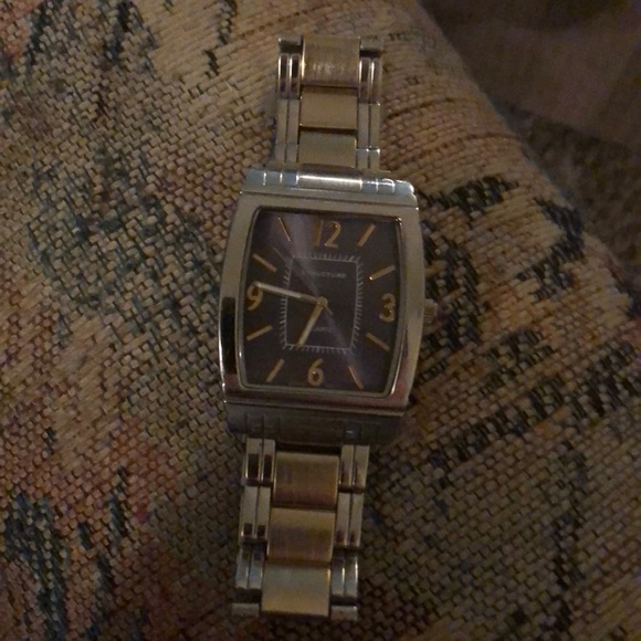 Structure Watch - Picture 4 of 4